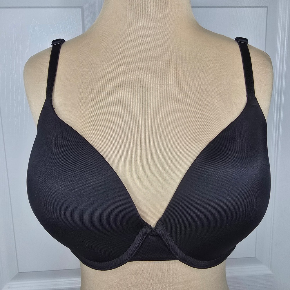 PINK Victoria's Secret Wear‎ Everywhere T-shirt lightly lined Black 34DD/E75